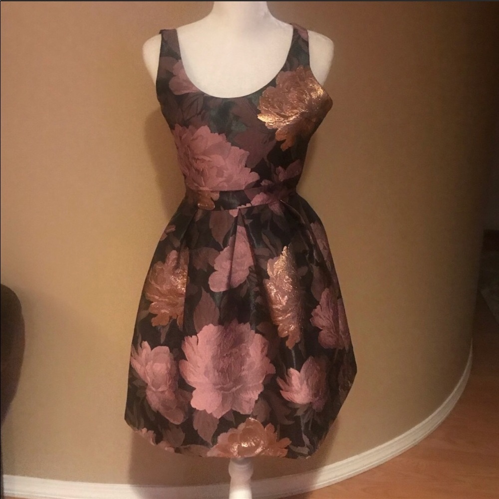 ISO Floral Dress from Miss Selfridge DO NOT BUY!!!